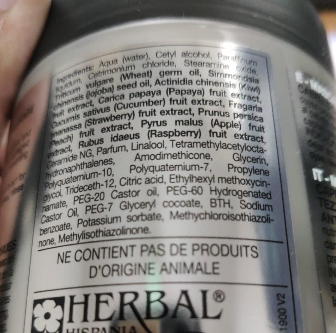 INCI del envase físico del tarro Herbal Total Repair con Paraffinum Liquidum (aceite mineral) en tercera posición.
